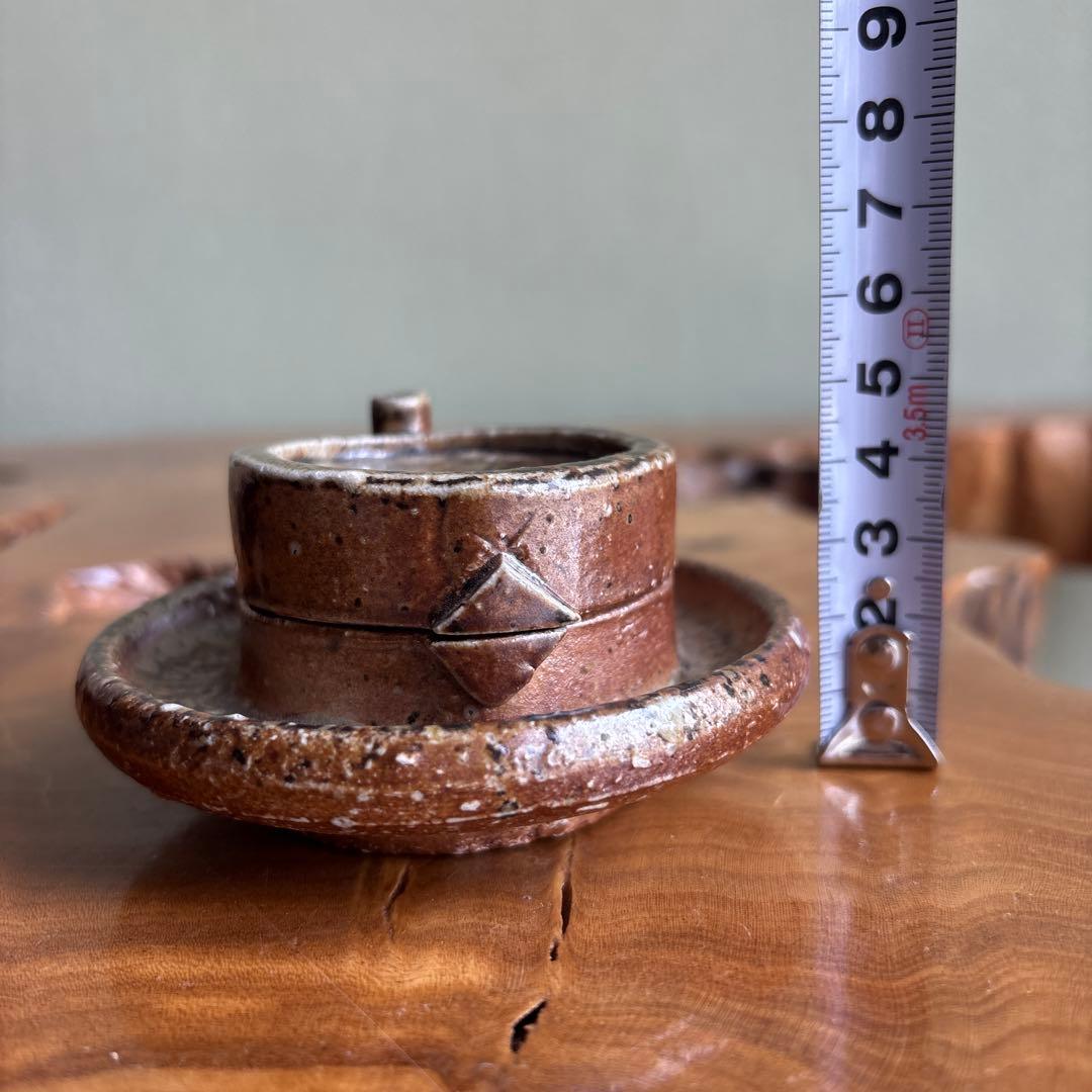 Shigaraki Stone-Mortar Kogo Incense Container by Takahashi Rakusai IV with Signed Tomobako