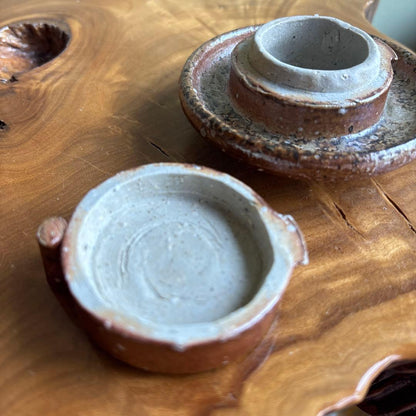Shigaraki Stone-Mortar Kogo Incense Container by Takahashi Rakusai IV with Signed Tomobako