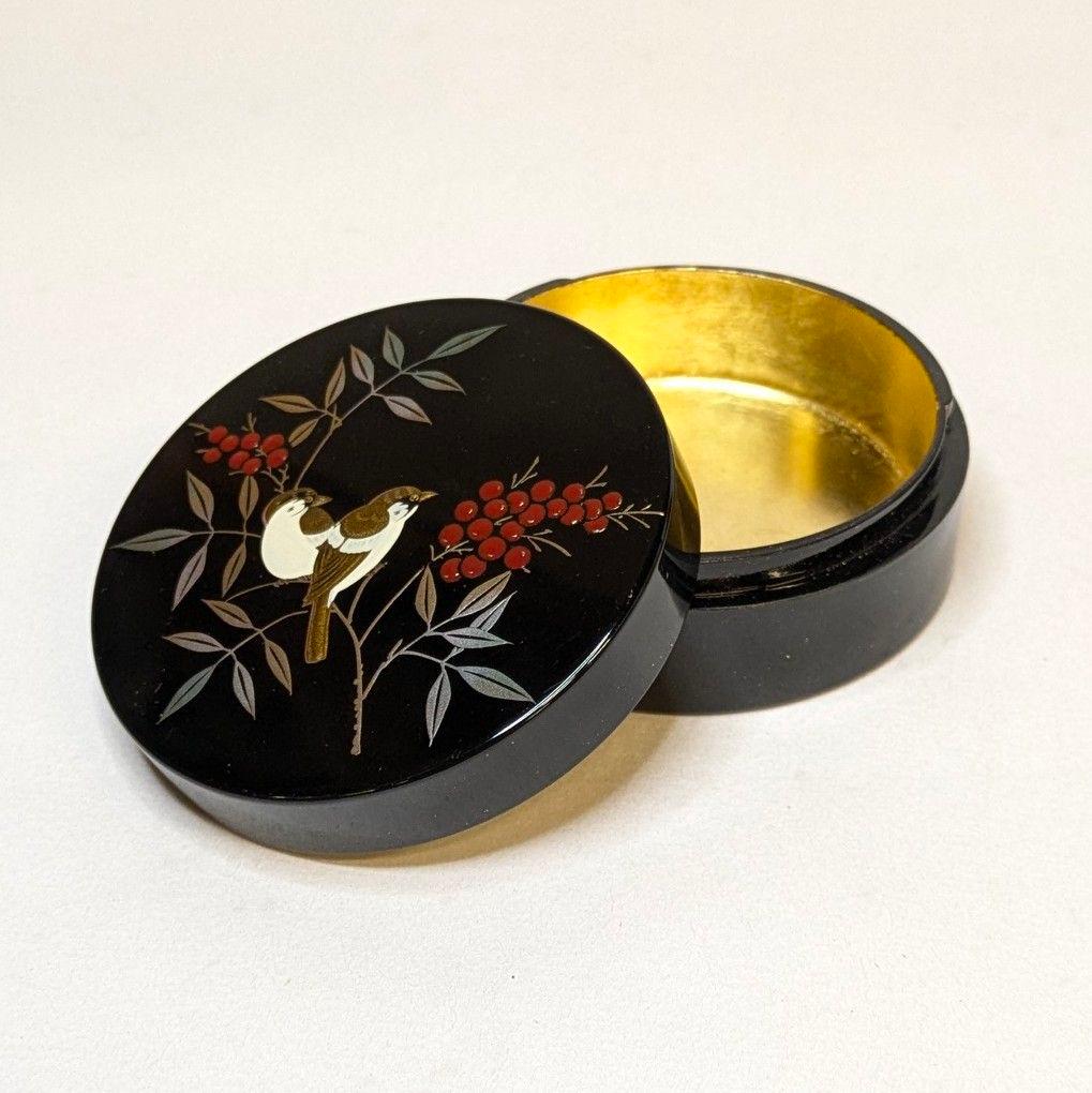Nanten Maki-e Incense Container Kogo - Black Lacquer Gold Interior with Birds