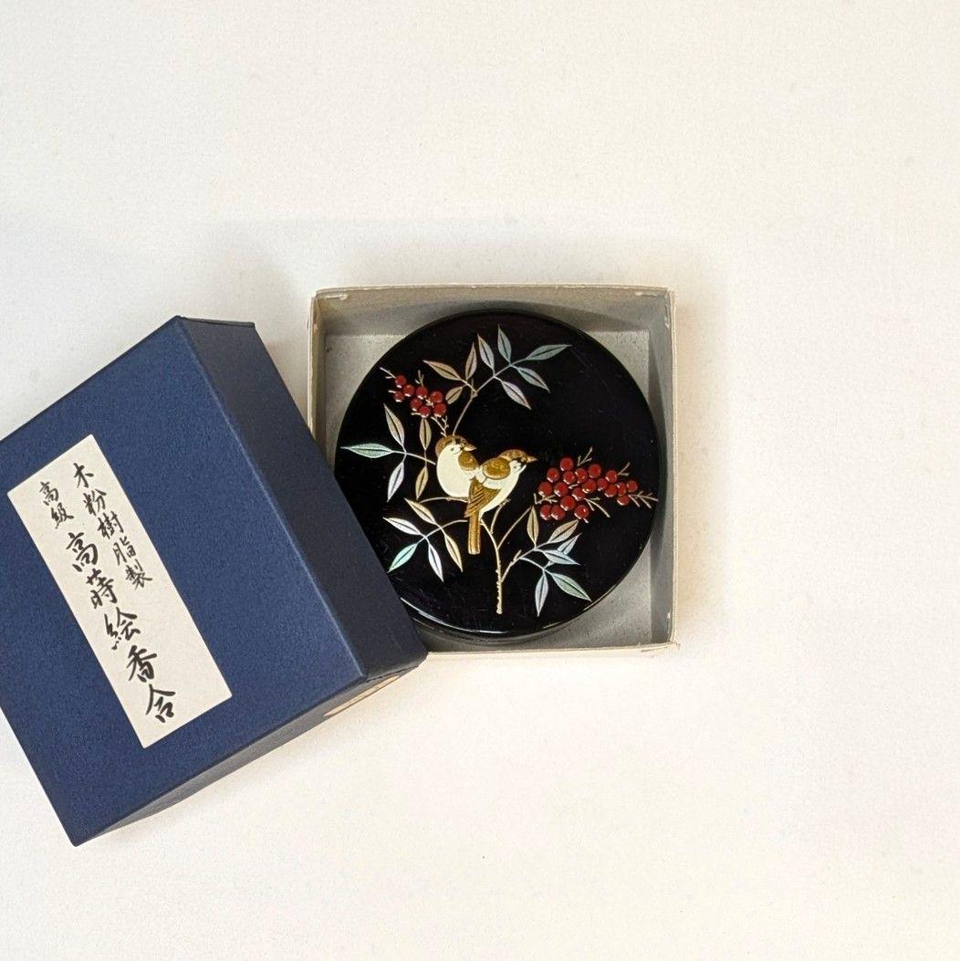 Nanten Maki-e Incense Container Kogo - Black Lacquer Gold Interior with Birds