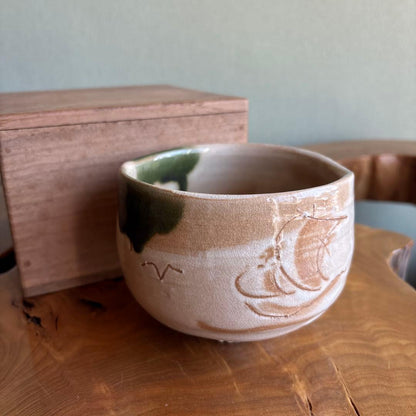 Taniguchi Meiichi Oribe-Style Chawan — Gourd Motif, Wood Box