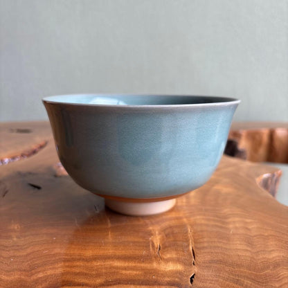 Hatta Sokoku Seiji Chawan "Takekaze" — Heian Celadon Kiln Blue-Gray Tea Bowl w/ Tomobako