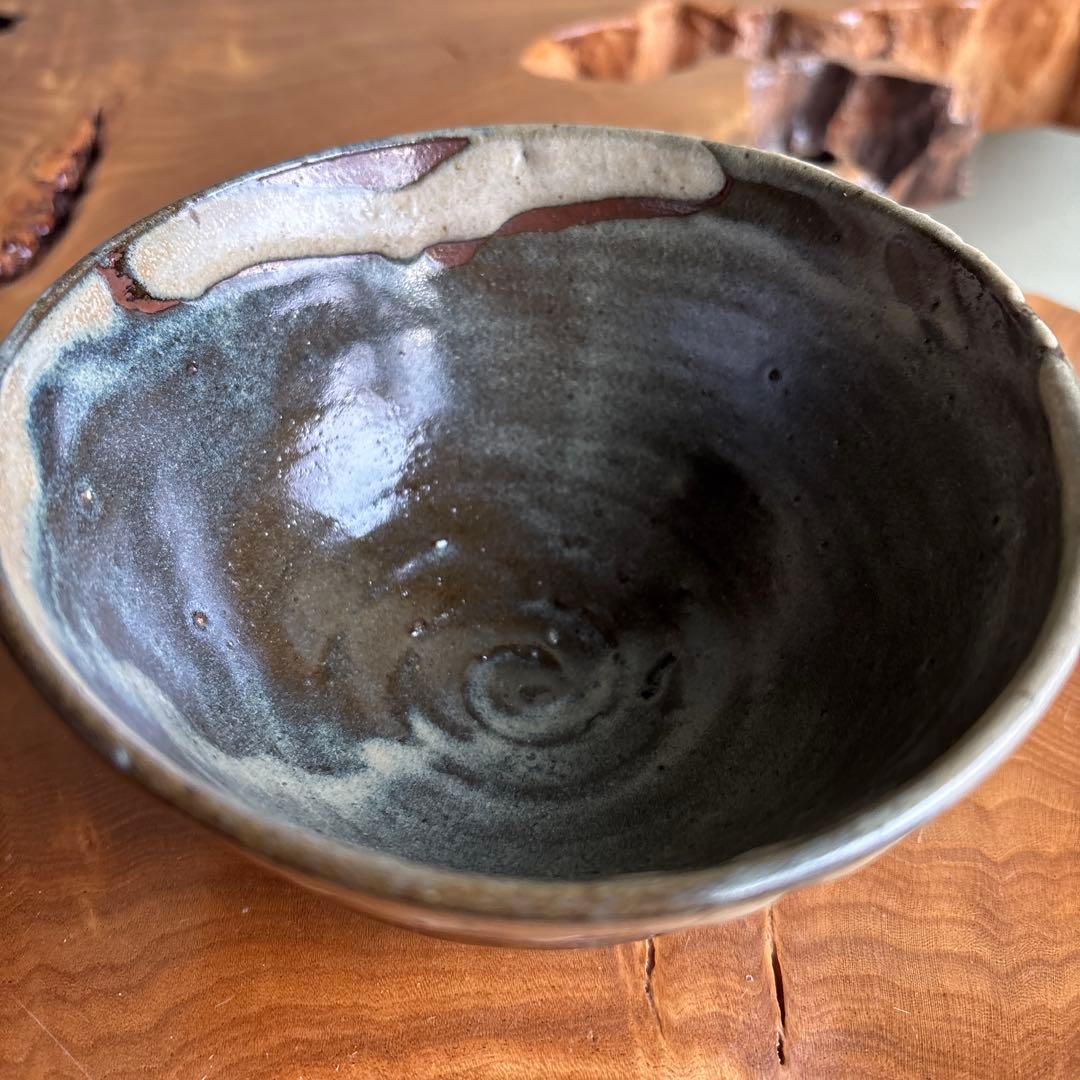 Shoudai-yaki Matcha Bowl "Wa-Kumo" — Kumamoto Folk Kiln, Flowing Glaze, Signed Box