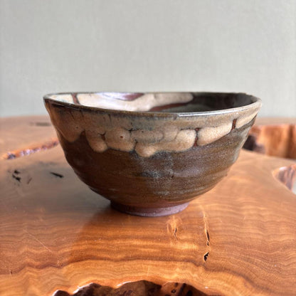 Shoudai-yaki Matcha Bowl "Wa-Kumo" — Kumamoto Folk Kiln, Flowing Glaze, Signed Box