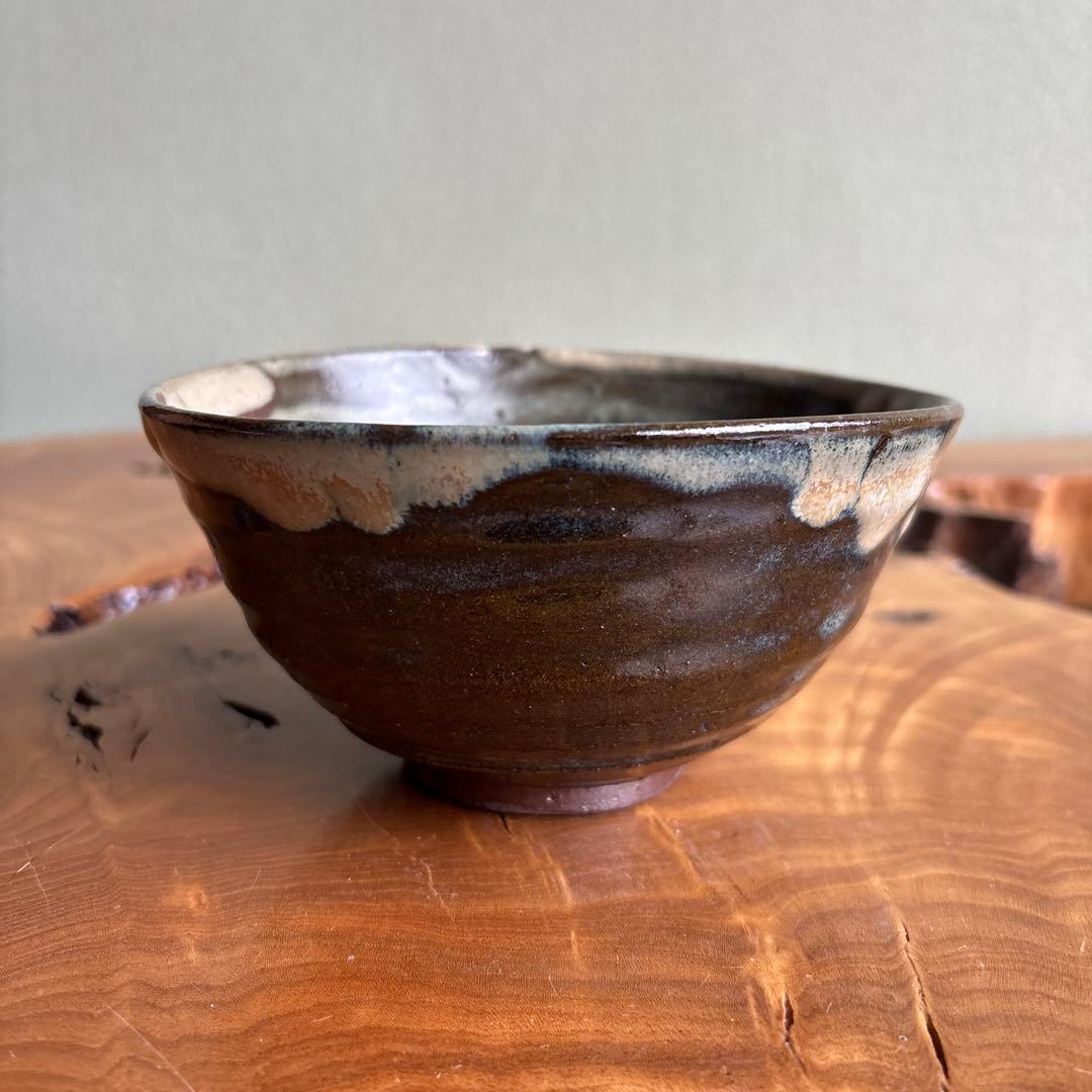 Shoudai-yaki Matcha Bowl "Wa-Kumo" — Kumamoto Folk Kiln, Flowing Glaze, Signed Box