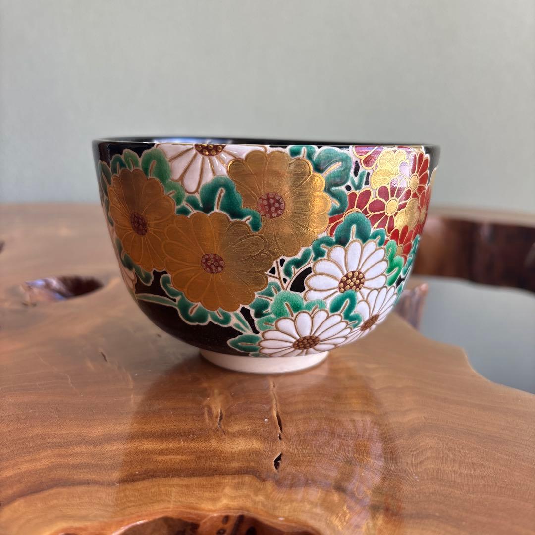 Kyoto-yaki Chrysanthemum Enameled Matcha Bowl by Okada Sekiun