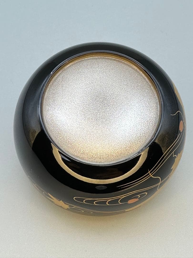 Hana-Ikada Makie Natsume by Chikujo Chikuryo — Flower Raft Lacquer Tea Caddy, Silver Interior