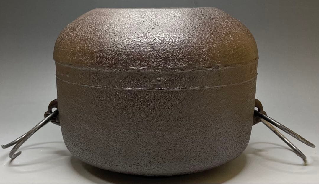 Kakuya Ikkei Living National Treasure Mandaiyu Kama Iron Tea Kettle Tomobako