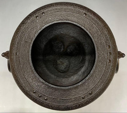 Kakuya Ikkei Living National Treasure Mandaiyu Kama Iron Tea Kettle Tomobako