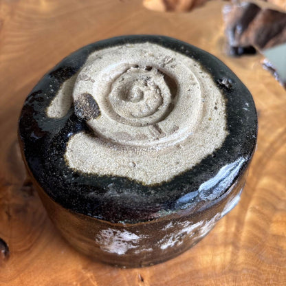 Nagashigake Chawan — Dark Glaze with White Drip, Cylindrical Matcha Bowl