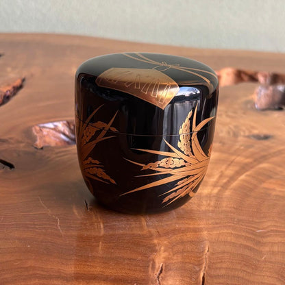 Yoshida Toshiaki — Inaho Maki-e Dainas | Lacquered Tea Caddy with Gold Rice Ear Design, Tomobako