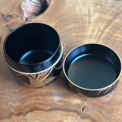 Yoshida Toshiaki — Inaho Maki-e Dainas | Lacquered Tea Caddy with Gold Rice Ear Design, Tomobako