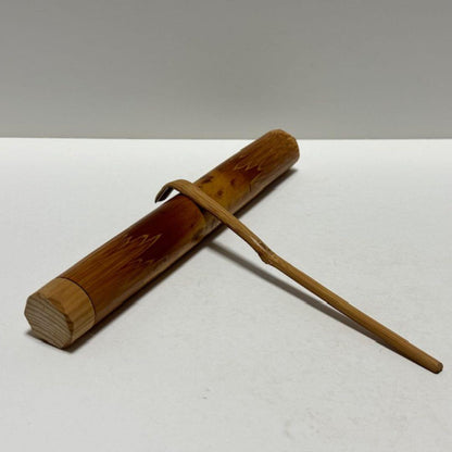 Nanzenji Susudake Chashaku Sennen no Midori - Aged Bamboo Tea Scoop with Box