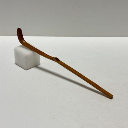 Nanzenji Susudake Chashaku Sennen no Midori - Aged Bamboo Tea Scoop with Box