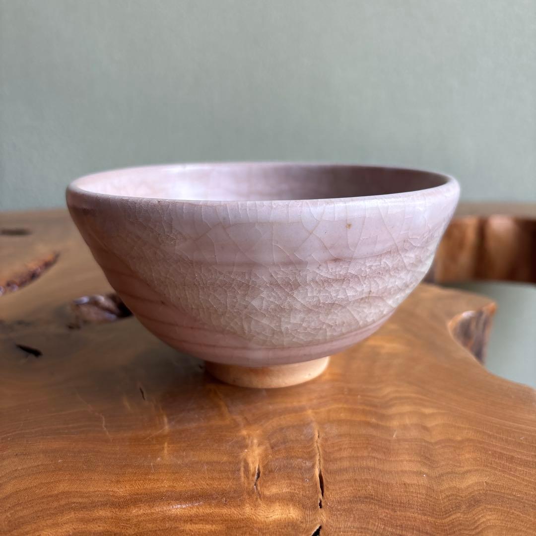 Gohon-de Matcha Bowl by Kaike-gama, Yonago — Warm Pink Crackle Glaze with Tomobako