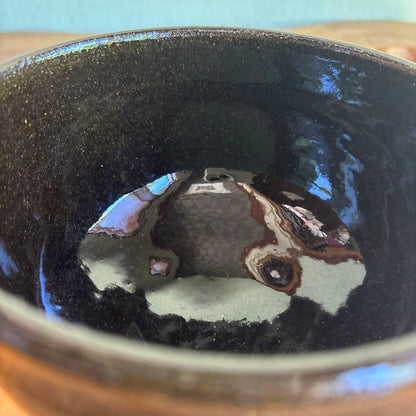 Kuro-Satsuma Black Glaze Matcha Chawan Tea Bowl by 14th Chin Jukan, Signed Tomobako, Satsuma Ware Japanese Pottery
