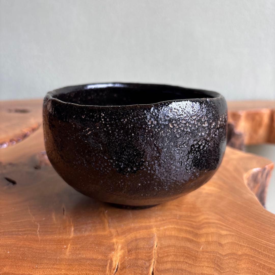 Izumo Ware Black Glaze Chawan — Deep Obsidian Matcha Bowl with Tomobako, Shimane Japan