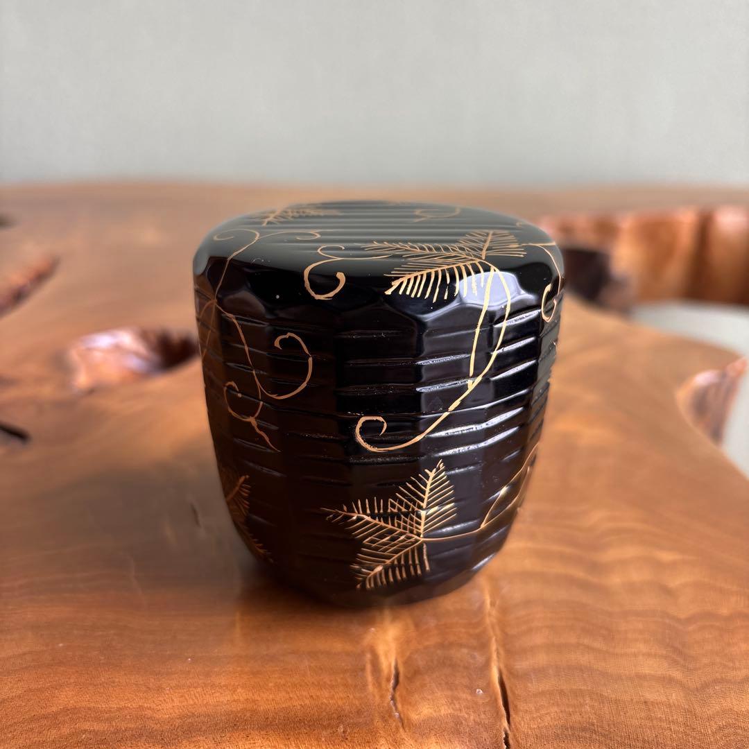 Tantansai-Gonomi Ori-Dame Natsume 'Matsu-Karakusa' - Gold Maki-e Tea Caddy
