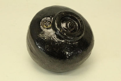 Shino Ware Matcha Tea Bowl by Listed Artist — Feldspar White Glaze with Hiiro, Signed Tomobako