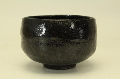 Shino Ware Matcha Tea Bowl by Listed Artist — Feldspar White Glaze with Hiiro, Signed Tomobako
