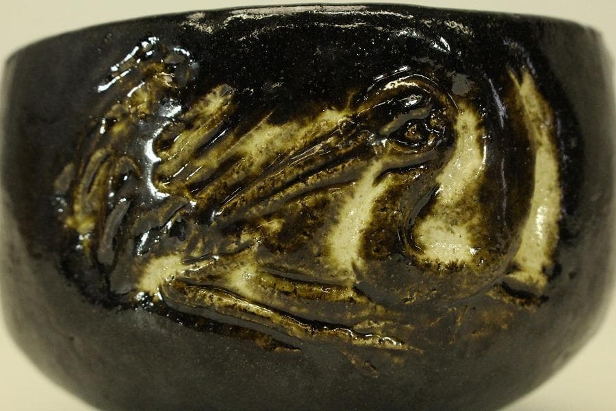 Shino Ware Matcha Tea Bowl by Listed Artist — Feldspar White Glaze with Hiiro, Signed Tomobako