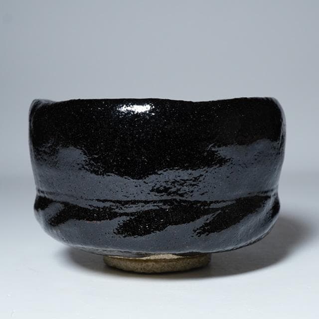 Ogawa Choraku Black Raku Tea Bowl with Do-jime Waist and Twisted Carving