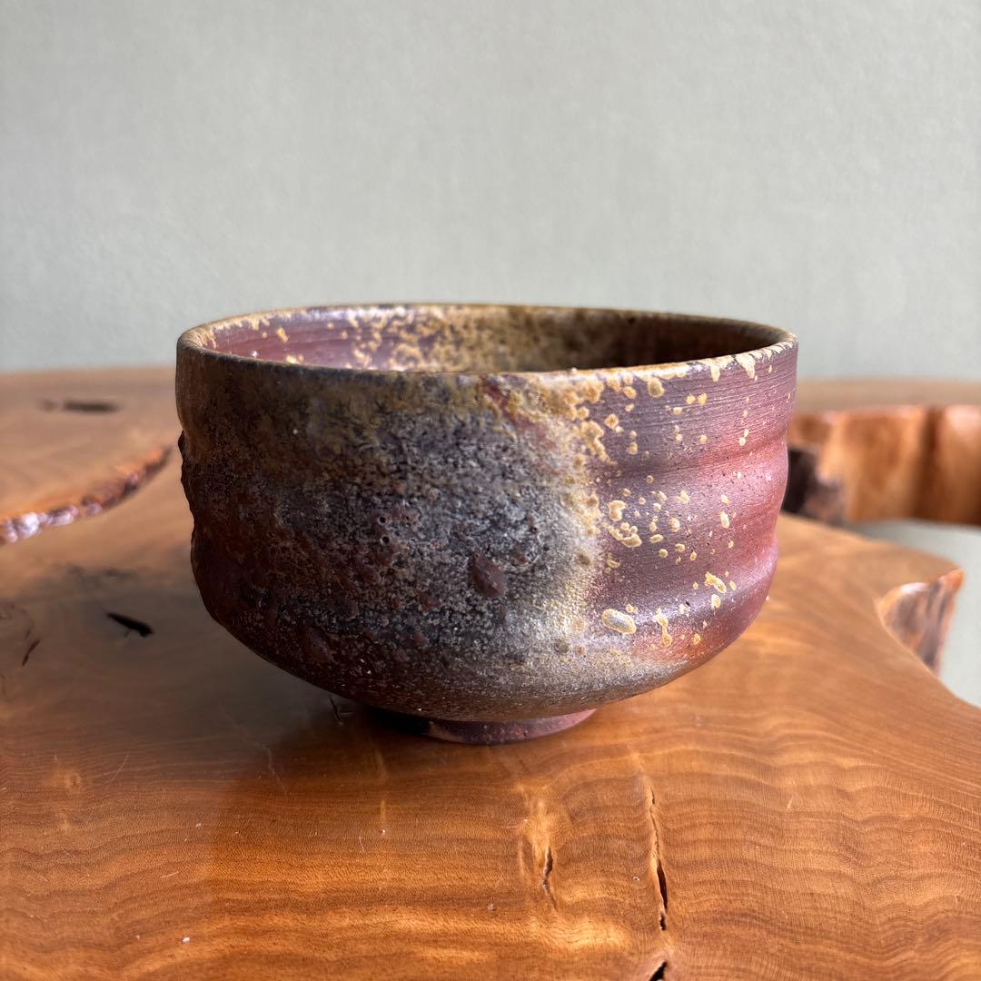 Ogawa Jinsei | Shigaraki Ware Tea Bowl — Natural Ash Glaze Chawan with Coarse Clay
