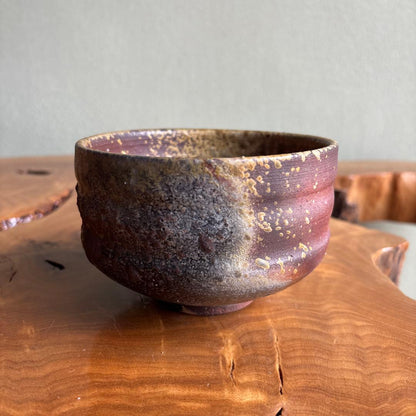 Ogawa Jinsei | Shigaraki Ware Tea Bowl — Natural Ash Glaze Chawan with Coarse Clay
