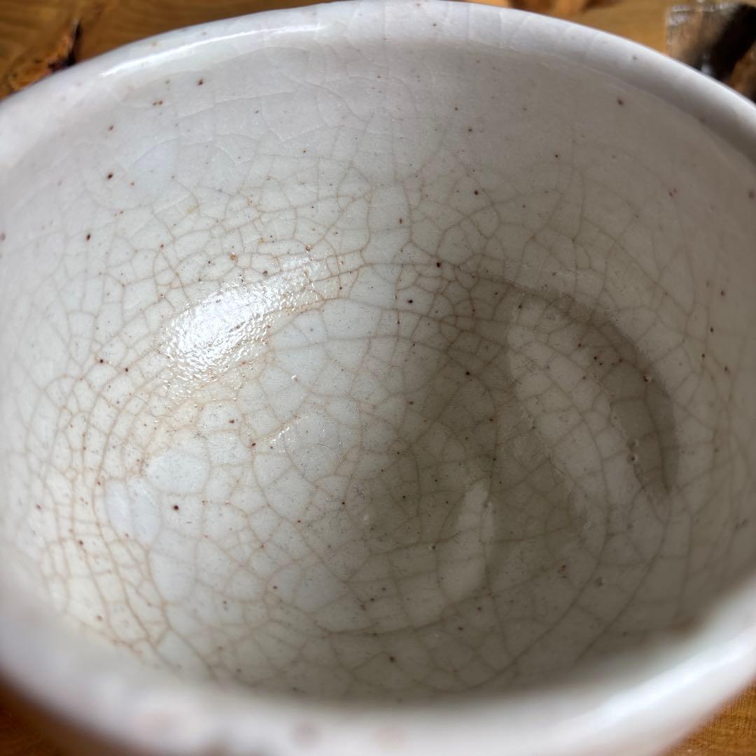 E-Shino Matcha Bowl by Sato Kazuko — Fujigama Kiln, Iron-Painted Chawan with Tomobako