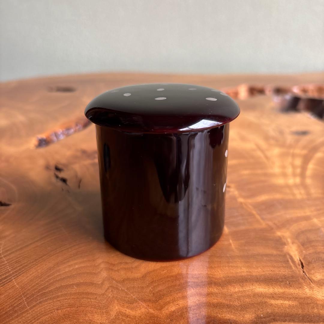 Nakade Shoho Otafuku Maki-e Kinrinji Natsume — Deep Brown Lacquer with White Dots, Hidden Face Inside Lid, Signed Box