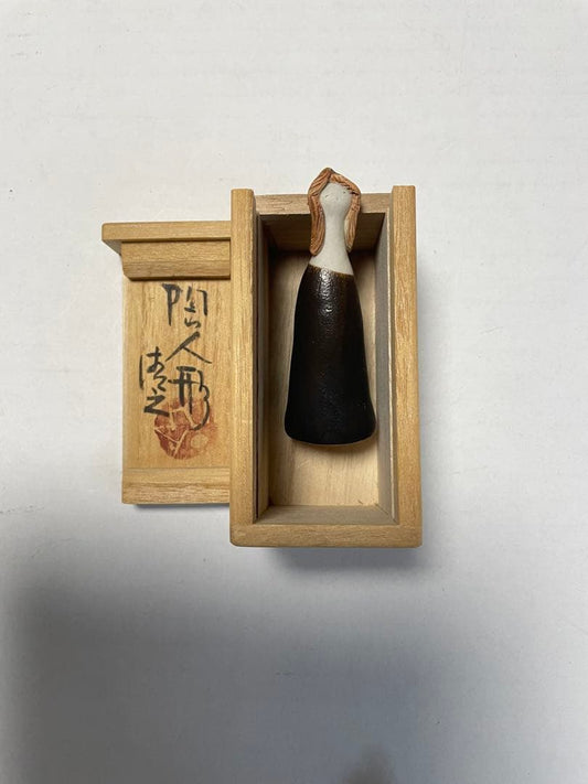 Ceramic Figurine (Tō-Ningyō) – Faceless Woman – Kato Kiyoyuki – Seto Tradition – Japan
