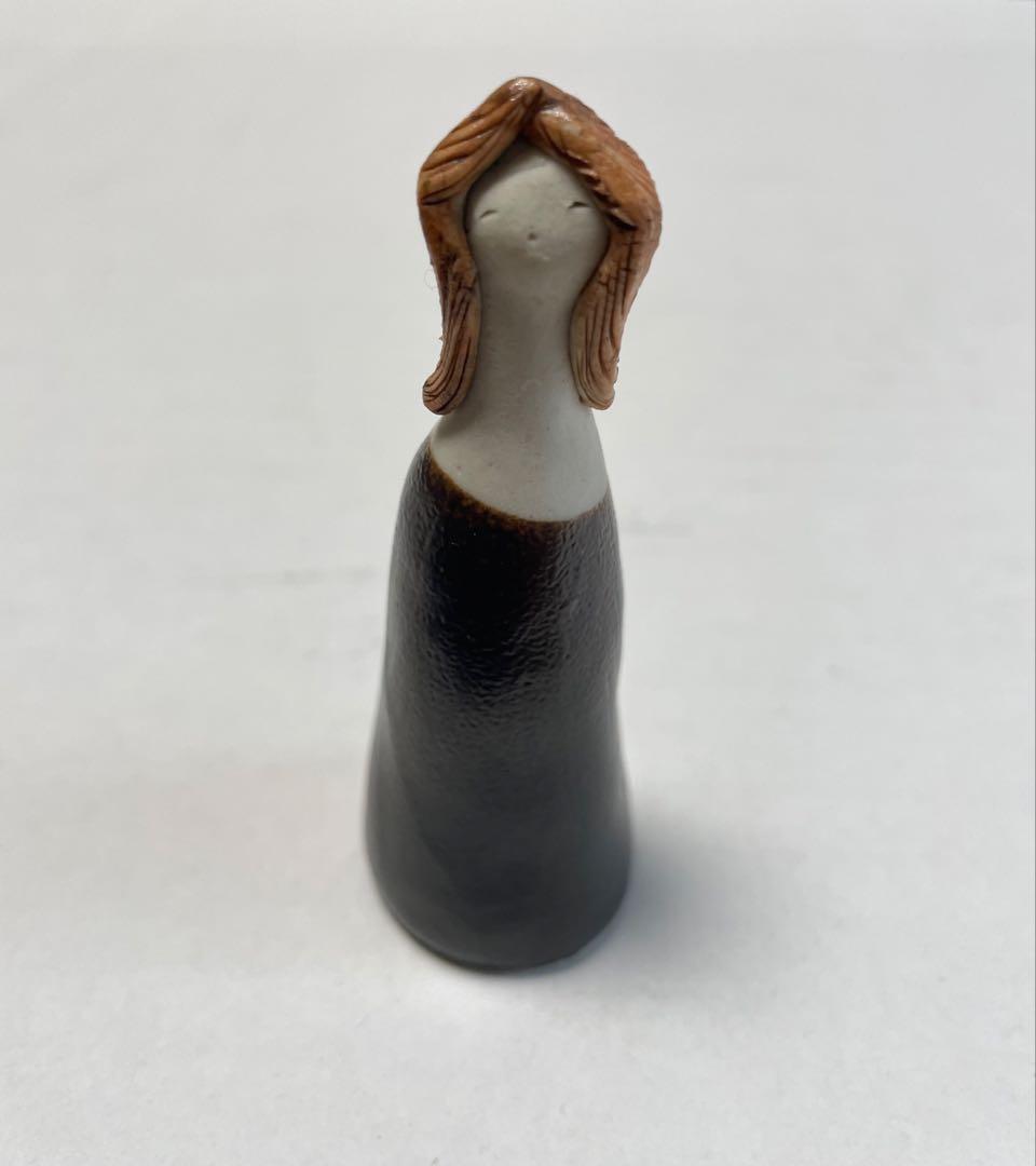 Ceramic Figurine (Tō-Ningyō) – Faceless Woman – Kato Kiyoyuki – Seto Tradition – Japan