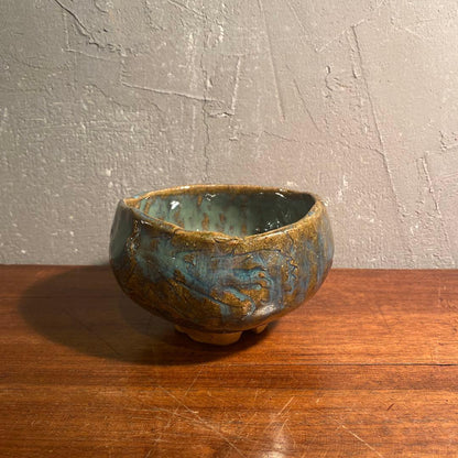 Izumo Rakuzan-yaki Matcha Bowl — Sea-Glaze Three-Footed Chawan with Wooden Box, Matsue Clan Kiln