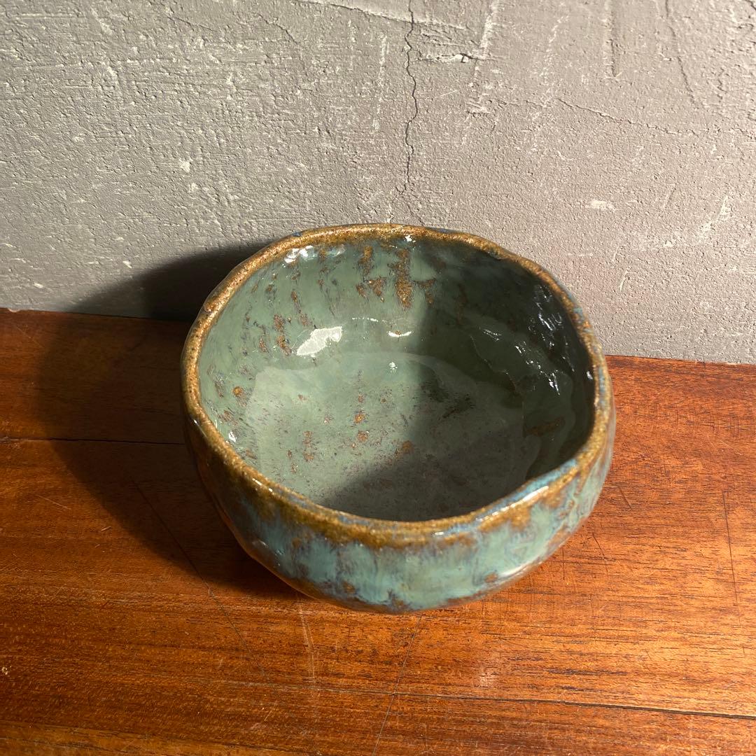 Izumo Rakuzan-yaki Matcha Bowl — Sea-Glaze Three-Footed Chawan with Wooden Box, Matsue Clan Kiln