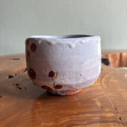 Kohaku-bai Plum Blossom Matcha Chawan Tea Bowl by Koyama Fujio, Suigetsu Kiln, with Signed Tomobako