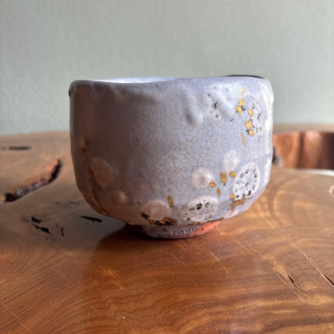 Kohaku-bai Plum Blossom Matcha Chawan Tea Bowl by Koyama Fujio, Suigetsu Kiln, with Signed Tomobako