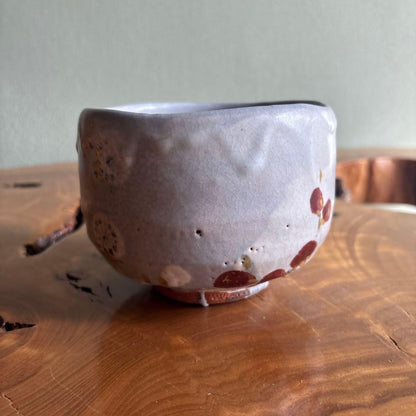 Kohaku-bai Plum Blossom Matcha Chawan Tea Bowl by Koyama Fujio, Suigetsu Kiln, with Signed Tomobako