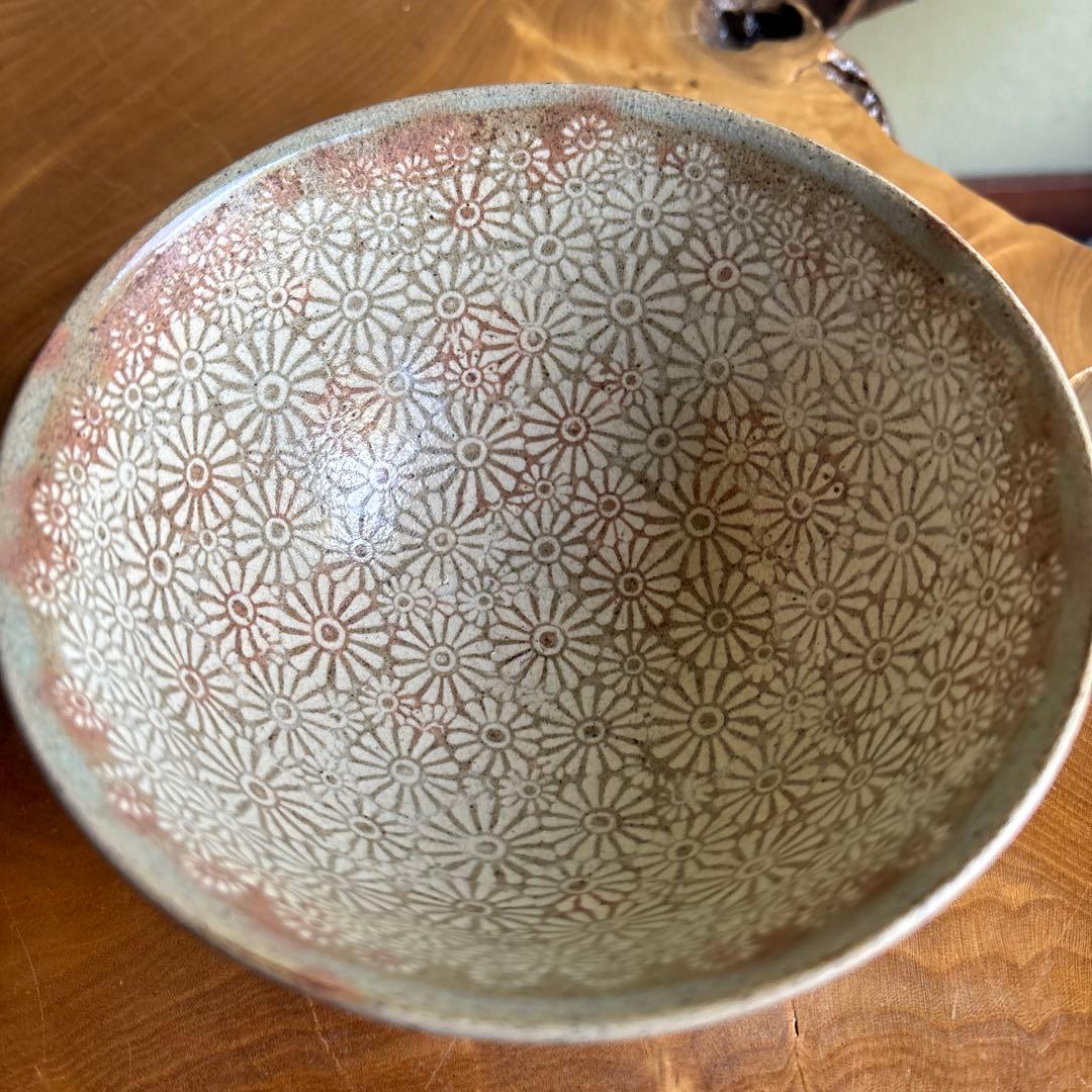 Korean Mishima Inlay Tea Bowl by Ryu Changkon — Chrysanthemum Sansha Inlay, Signed Wooden Box