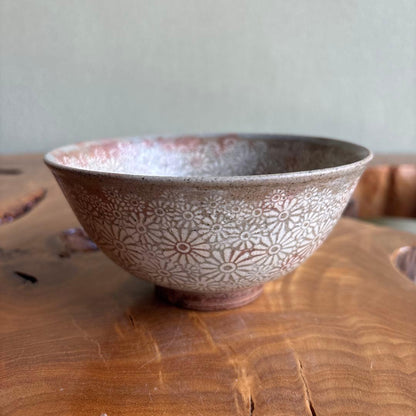 Korean Mishima Inlay Tea Bowl by Ryu Changkon — Chrysanthemum Sansha Inlay, Signed Wooden Box