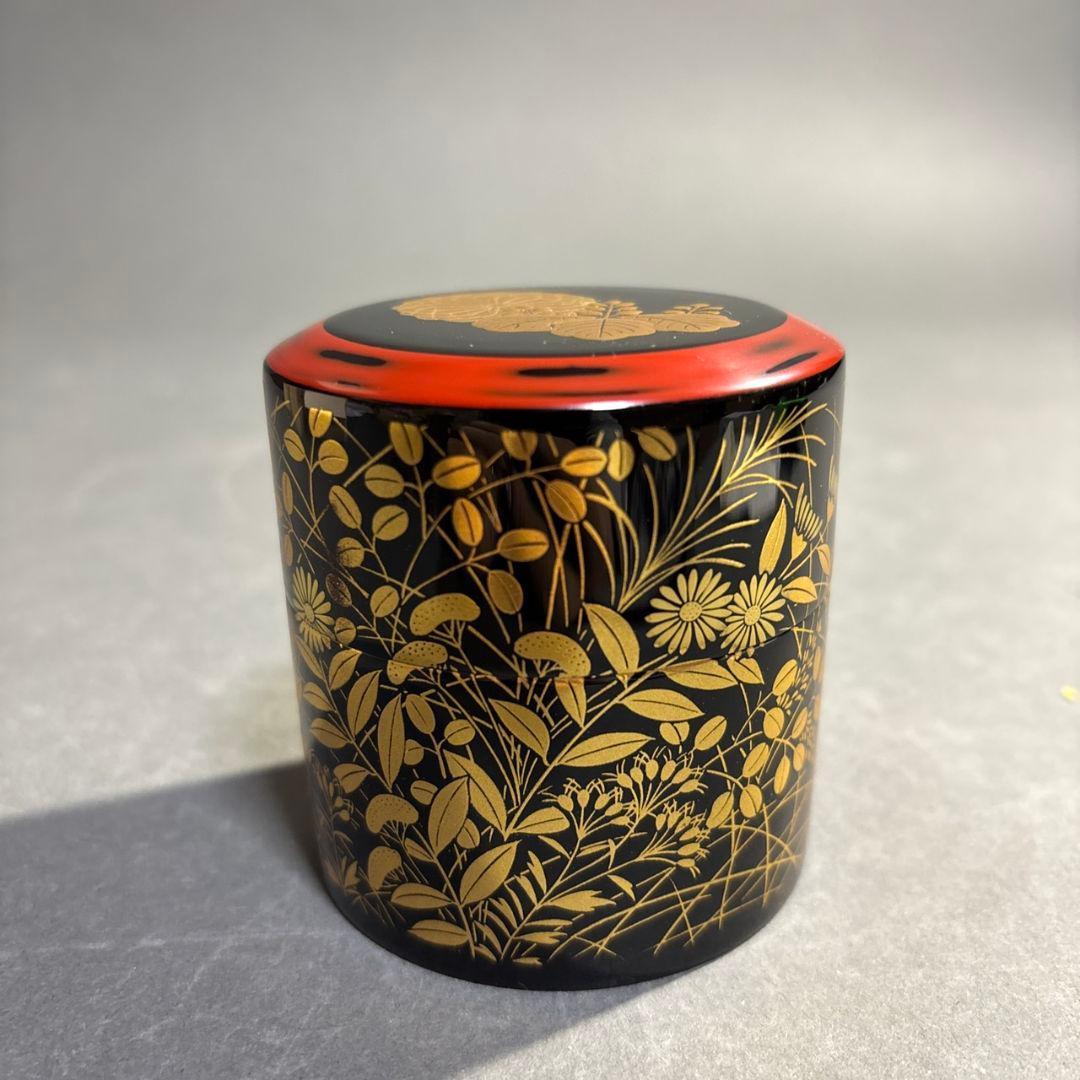 Kiku-Kiri Natsume by Wada Juho – Japanese Tea Caddy – Autumn Grass Makie – Japan