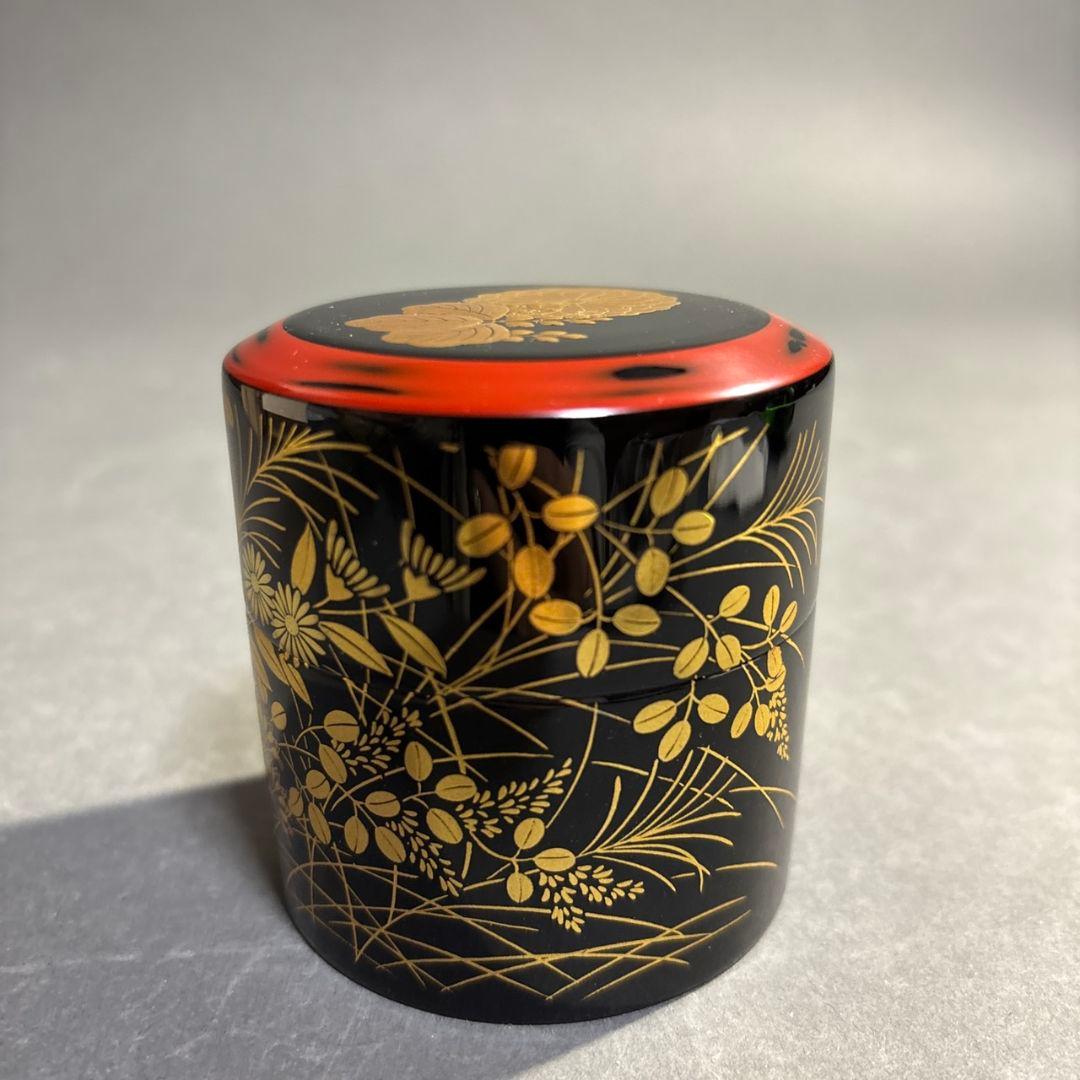 Kiku-Kiri Natsume by Wada Juho – Japanese Tea Caddy – Autumn Grass Makie – Japan