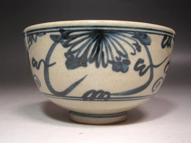 Zeze-yaki — Annam-style Chrysanthemum Tea Bowl, Urasenke 14th Tantansai Inscription