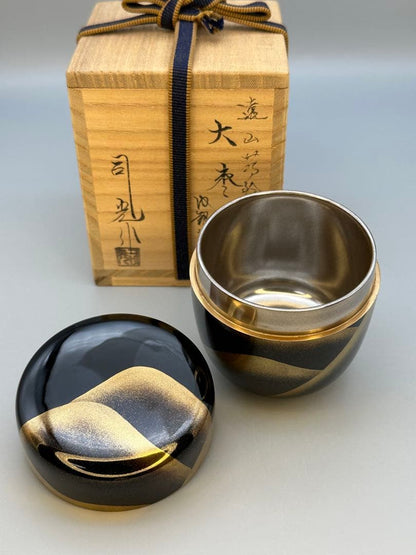 Hosokawa Shimitsuki Toyama Natsume — Gold Maki-e Mountains, Tomobako