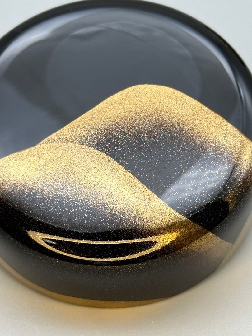 Hosokawa Shimitsuki Toyama Natsume — Gold Maki-e Mountains, Tomobako