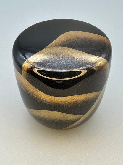 Hosokawa Shimitsuki Toyama Natsume — Gold Maki-e Mountains, Tomobako