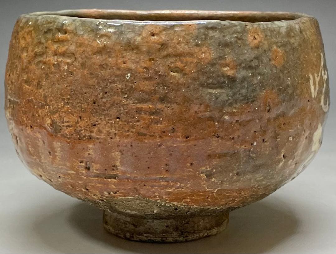 Owari Red Raku Tea Bowl with White Slip Flower Design - Omugi-en Chawan with Box