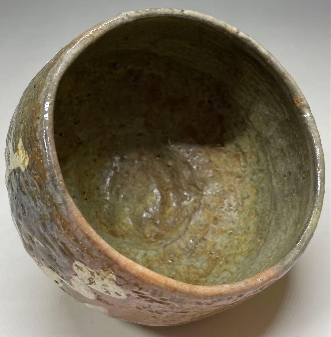 Owari Red Raku Tea Bowl with White Slip Flower Design - Omugi-en Chawan with Box