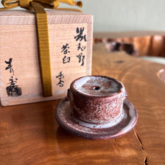 Hasegawa Seiho Aka-Shino Tea Grinder Kogo Incense Container with Tomobako