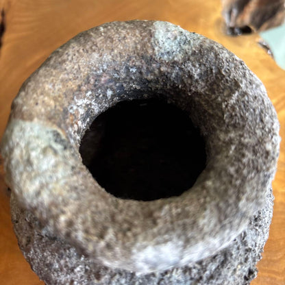 Shigaraki Hanging Flower Vase by Minagawa Takashi, Tsuchi no Ko Kiln — Natural Ash Glaze Wabi-Sabi Ikebana Vessel with Original Box