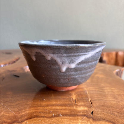 Akoyano Kiln Tea Bowl by Terada Bizan — Gray Drip Glaze Chawan Japan